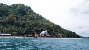 Sejenak Menepi di Kampung Ini. Tempat Meteor Jatuh di Sangihe