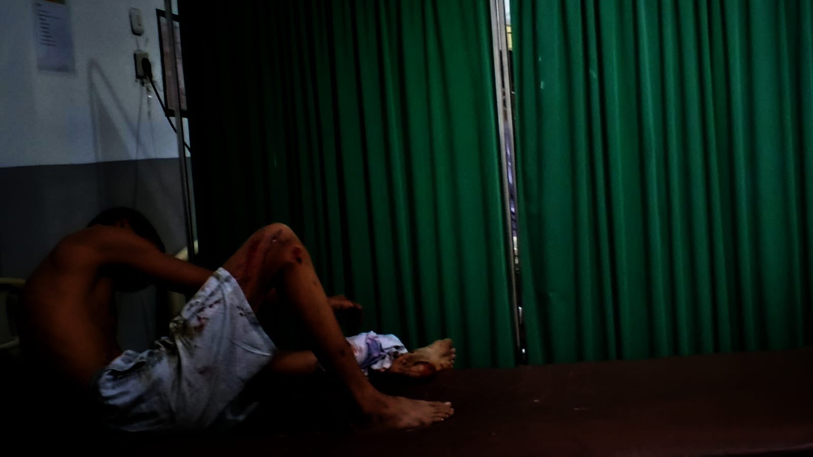 Korban mendapatkan perawatan di Puskesmas Manganitu. (Foto: SNews)