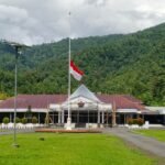 Pemkab Sangihe Instruksikan Bendera Setengah Tiang Tiga Hari untuk Hormati H. R. Makagansa