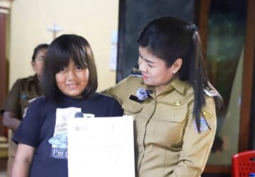 Dea Pianaung, Seorang Anak Korban Banjir Bandang Siau Dapat Bantuan Pendidikan Rp100 Juta