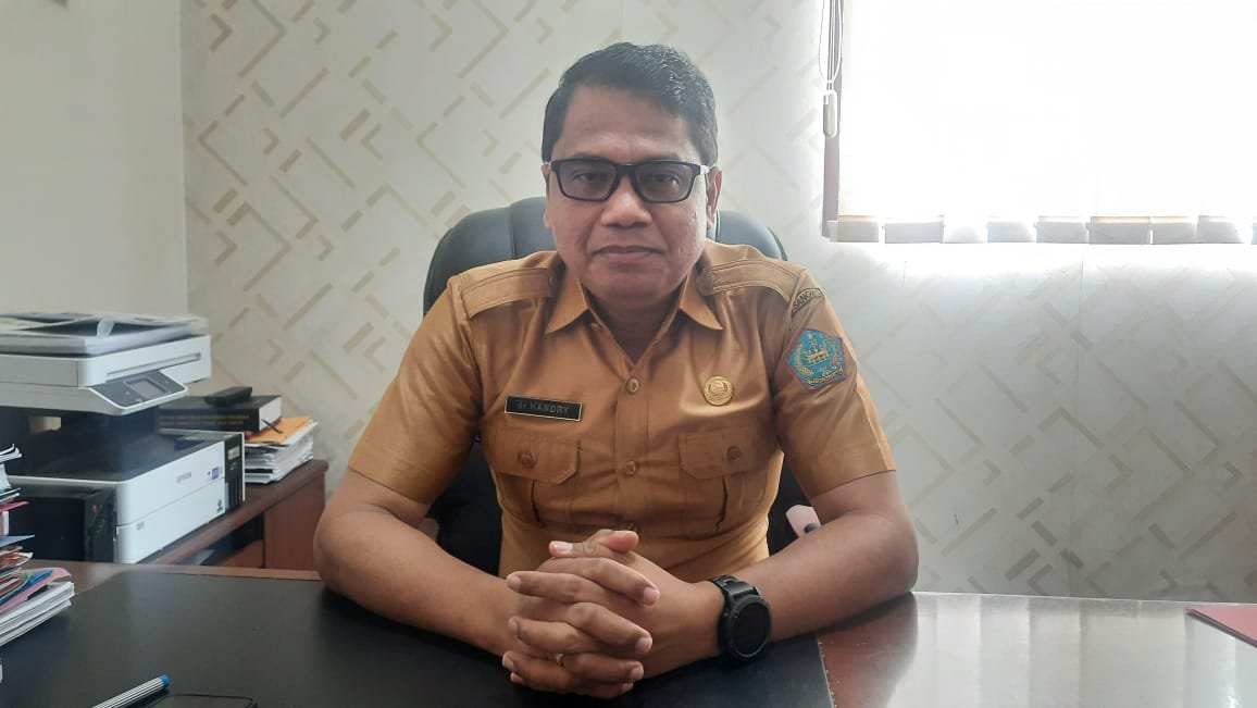 Kepala Dinas Kesehatan Kabupaten Kepulauan Sangihe, dr. Handry Pasandaran, memberikan keterangan terkait pelayanan kesehatan di Tahuna. (Foto: Ist)