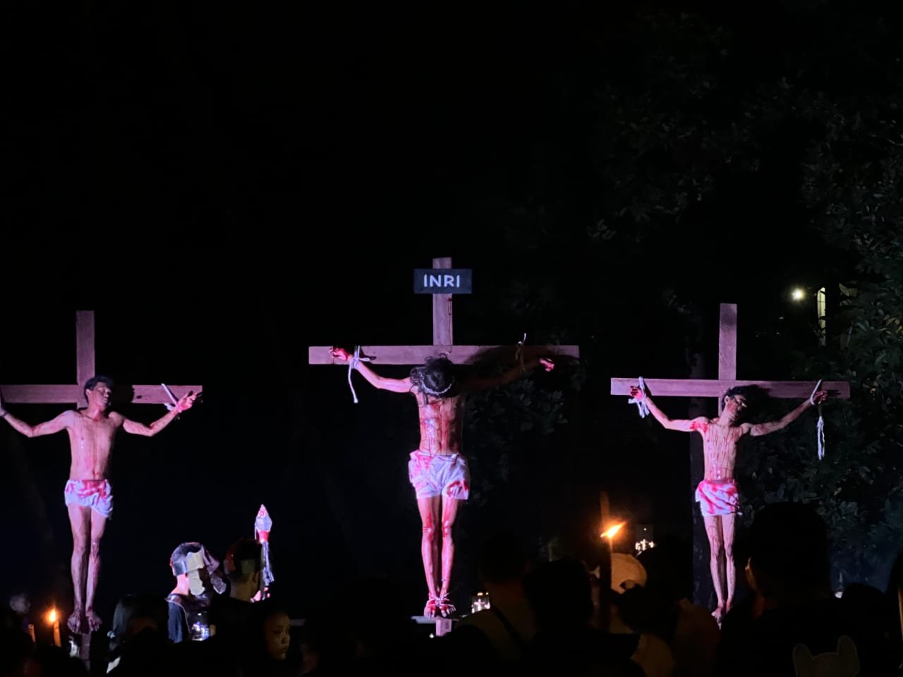 Lakon Penyaliban Yesus GMIST Betlehem Tahuna.(Foto: Yeskri Markus)