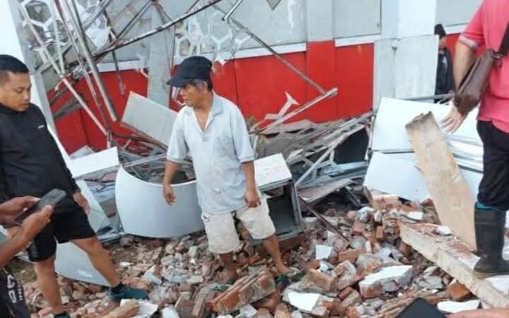 Gempa M 7,6 Guncang Manado, Satu Korban Tertimbun Reruntuhan Gedung KONI
