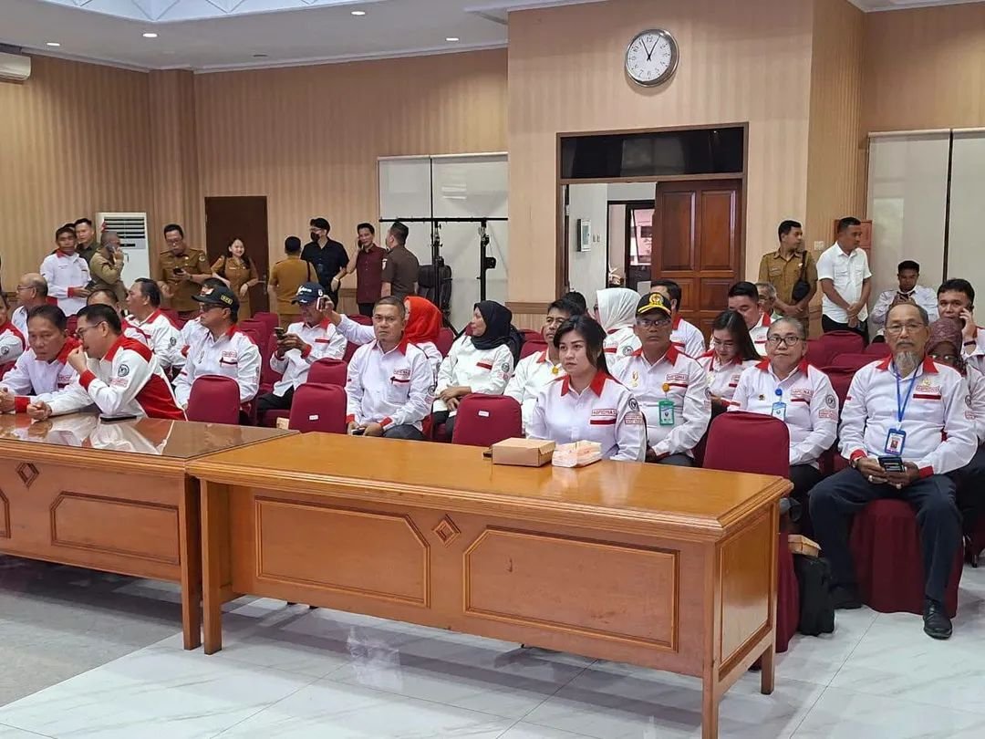 Bupati Kepulauan Siau Tagulandang Biaro (Sitaro), Chyntia I. Kalangit dalam rapat pleno perdana Dewan Pimpinan Daerah (DPD) ABPENDAS kabupaten/kota se-Provinsi Sulawesi Utara. (Foto: Ist)