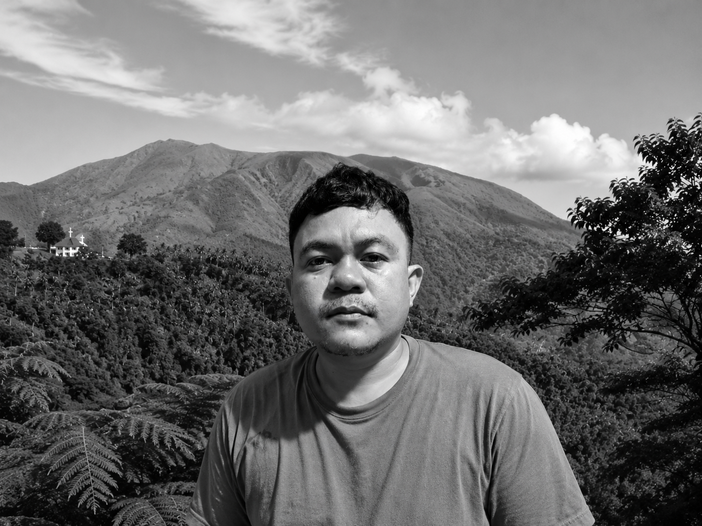 Permohonan maaf RM atas unggahannya di media sosial mengenai status Gunung Awu di Kepulauan Sangihe. (Foto: Ist)