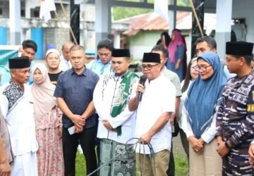 Plt Bupati Sitaro Serahkan Hewan Kurban Bantuan Presiden dan Pemda di Tagulandang