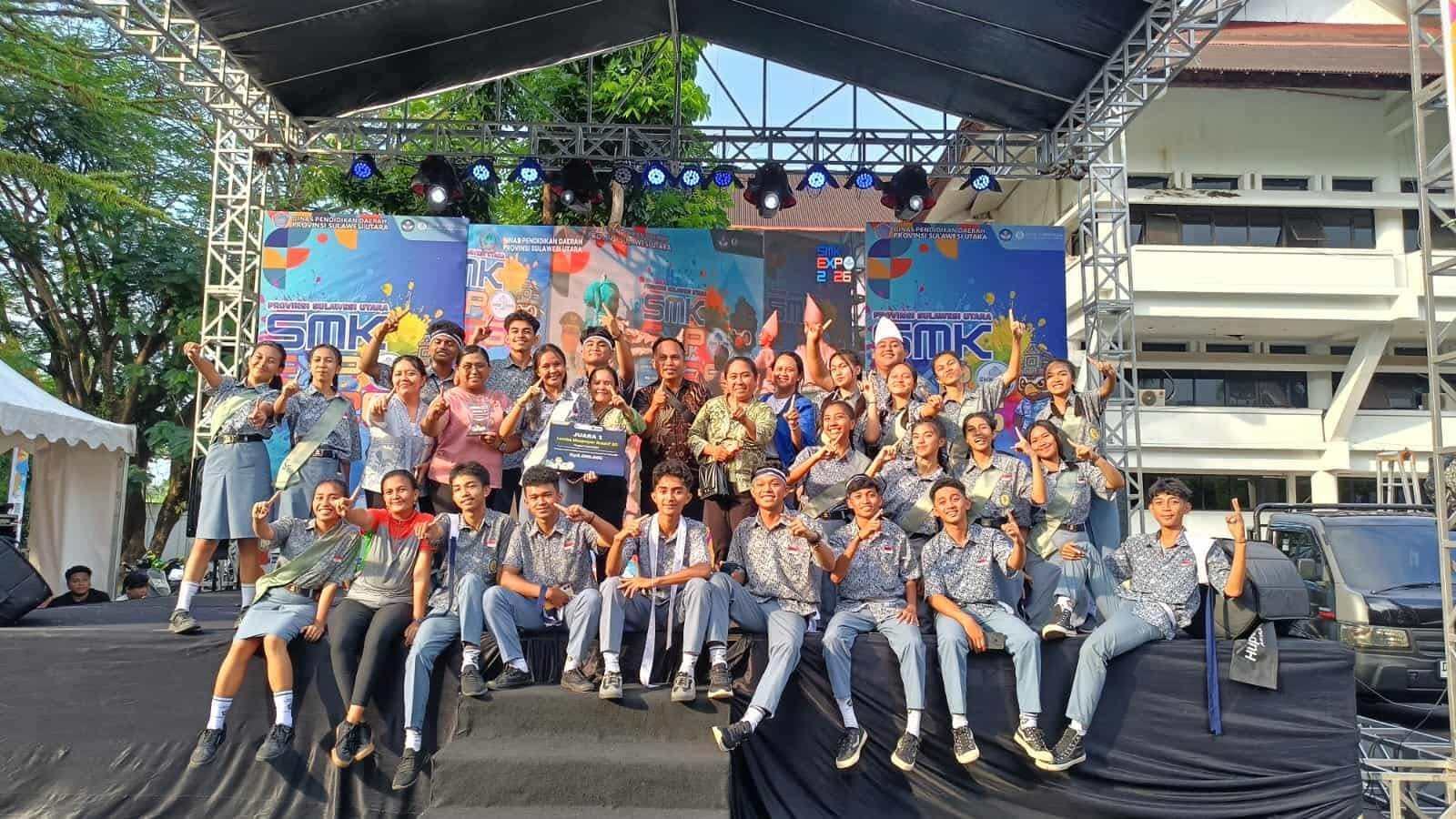 Grup Masamper SMA Negeri 1 Manganitu Menjuarai Lomba Masamper Sulawesi Utara. (Foto: Ist)