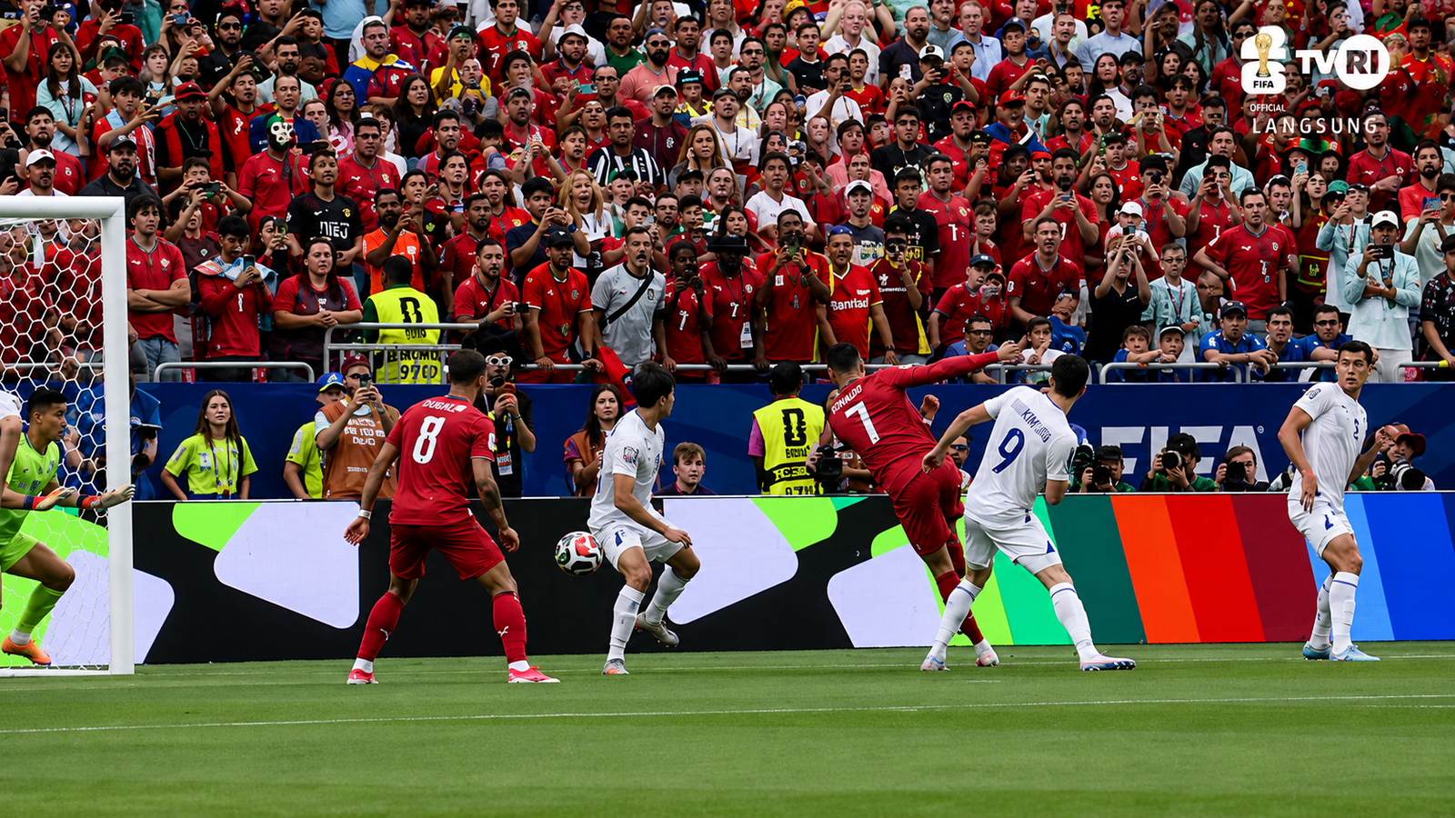 Cristiano Ronaldo membuka keran gol melawan Uzbekistan. (Foto: Ist)