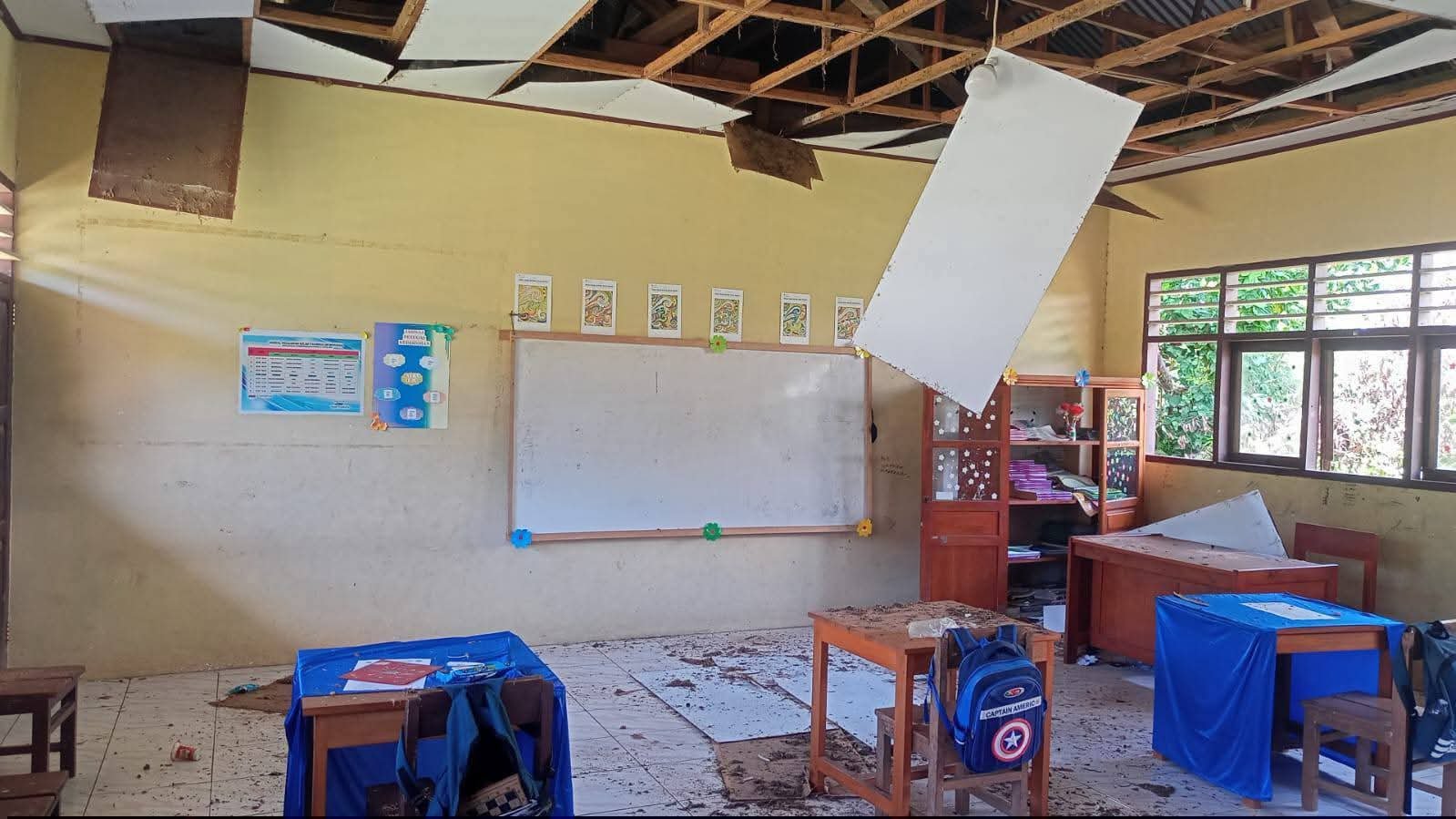Salah satu sekolah terdampak guncangan gempa M7,7 di Kepulauan Sangihe. (Foto: Ist)