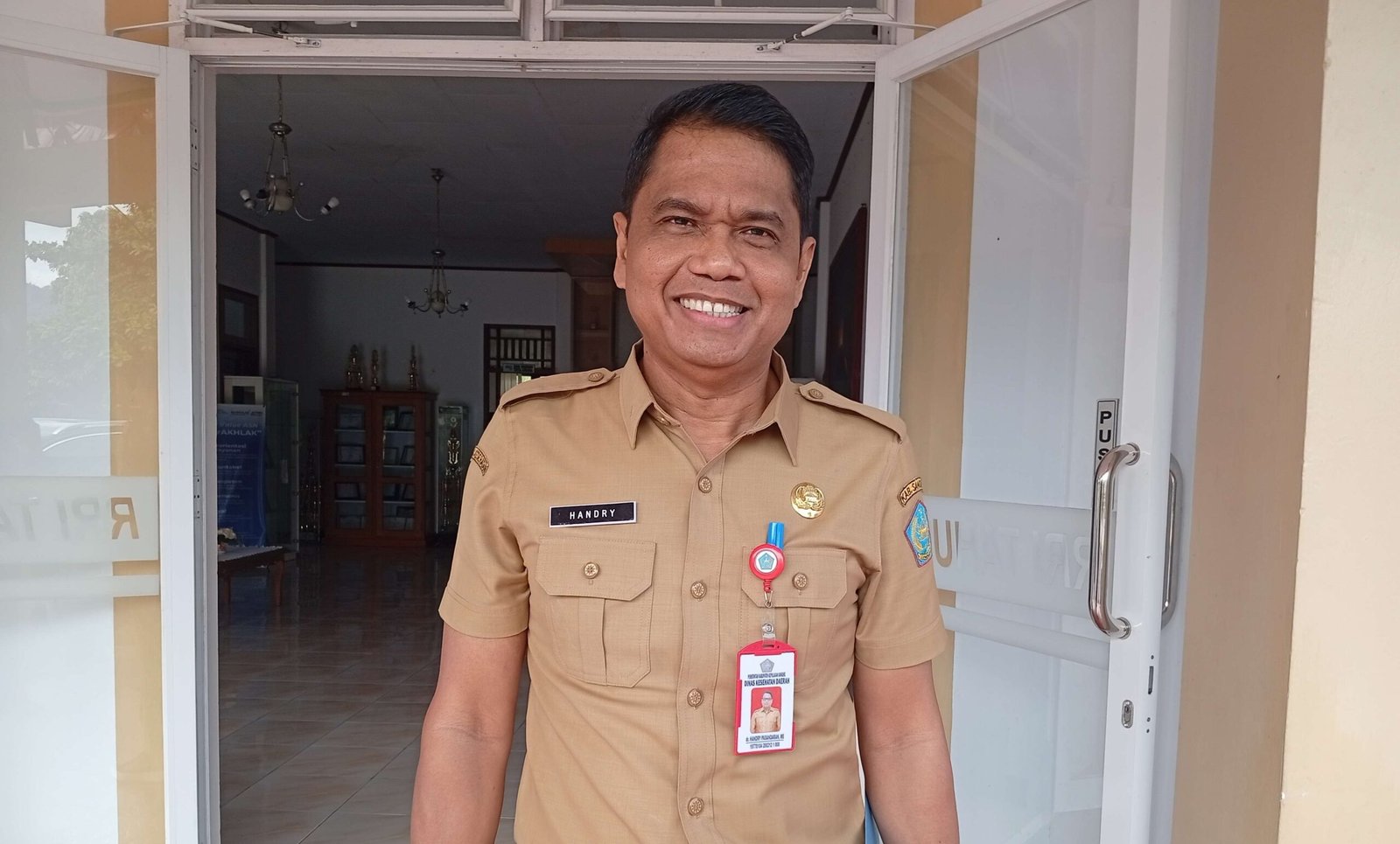 Kepala Dinas Kesehatan, dr. Handry Pasandaran. (Foto: Ist)