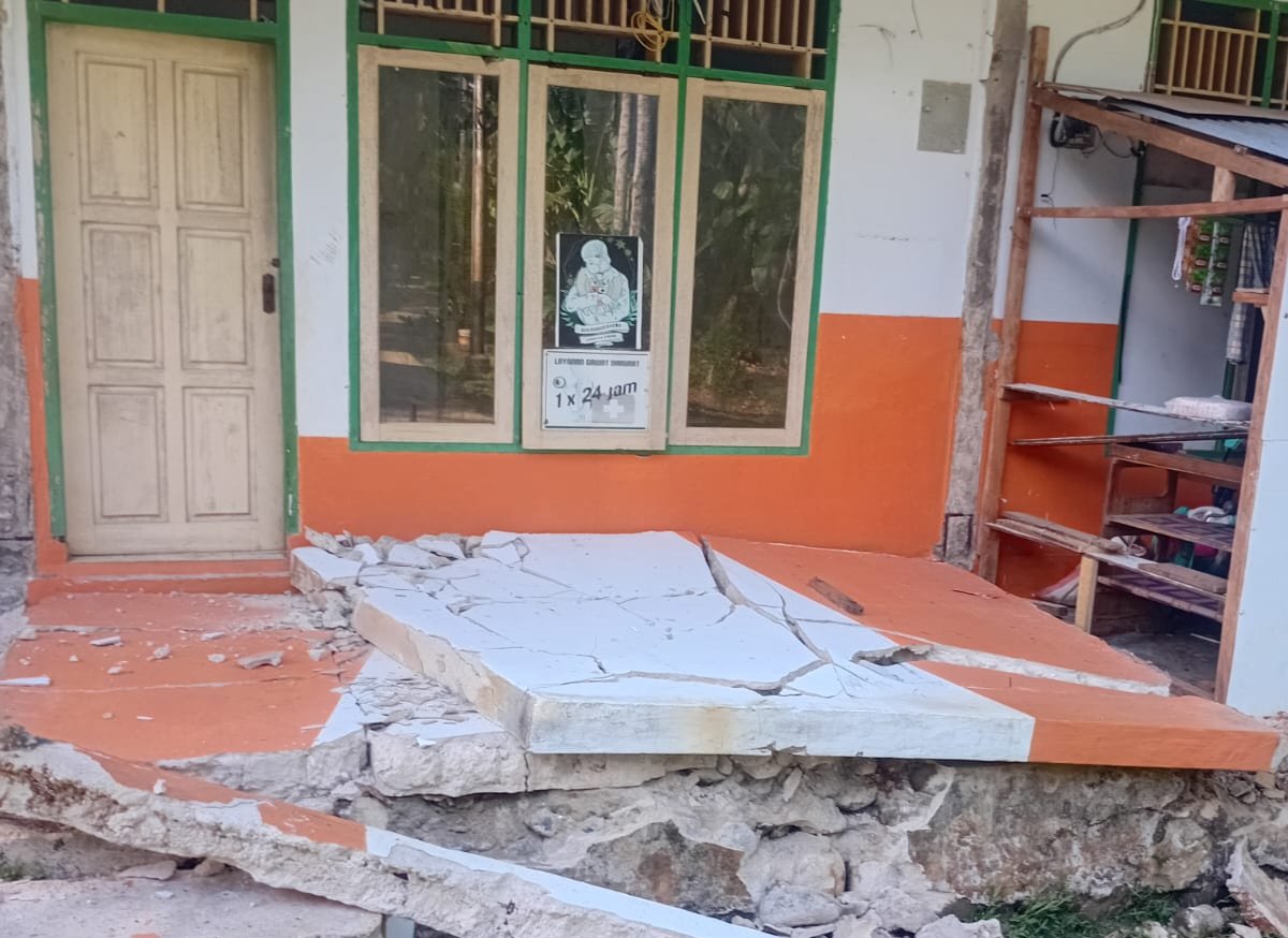 Salah satu bangunan yang rusak di Kampung Matutuang. (Foto: Ist)