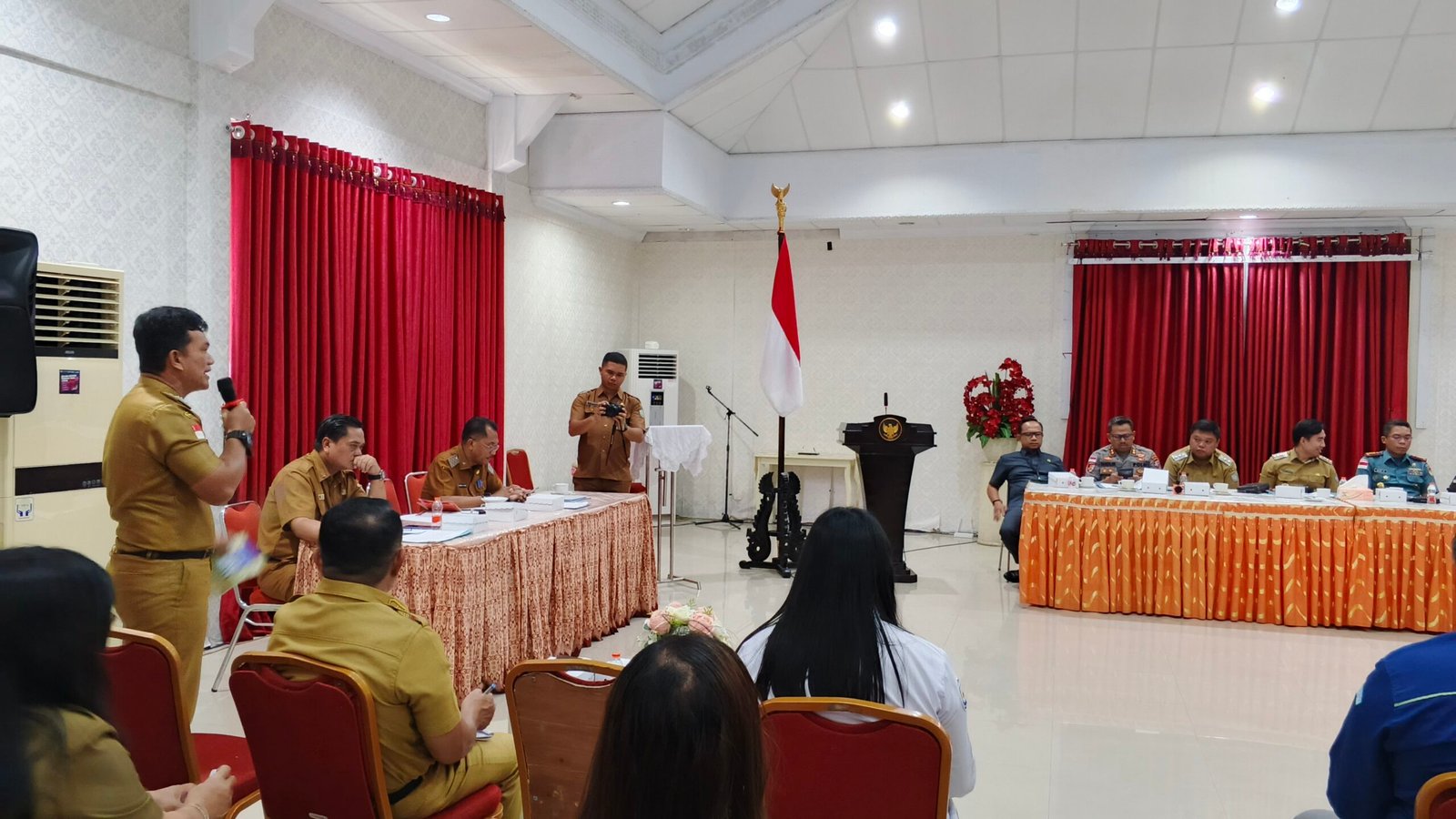 Rapat Forkopimda Pasca Bencana Gempa M7,7 di Kabupaten Kepulauan Sangihe. (Foto: SNews)