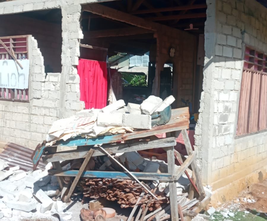 Salah satu rumah warga yang rusak di Kepulauan Marore. (Foto: Ist)