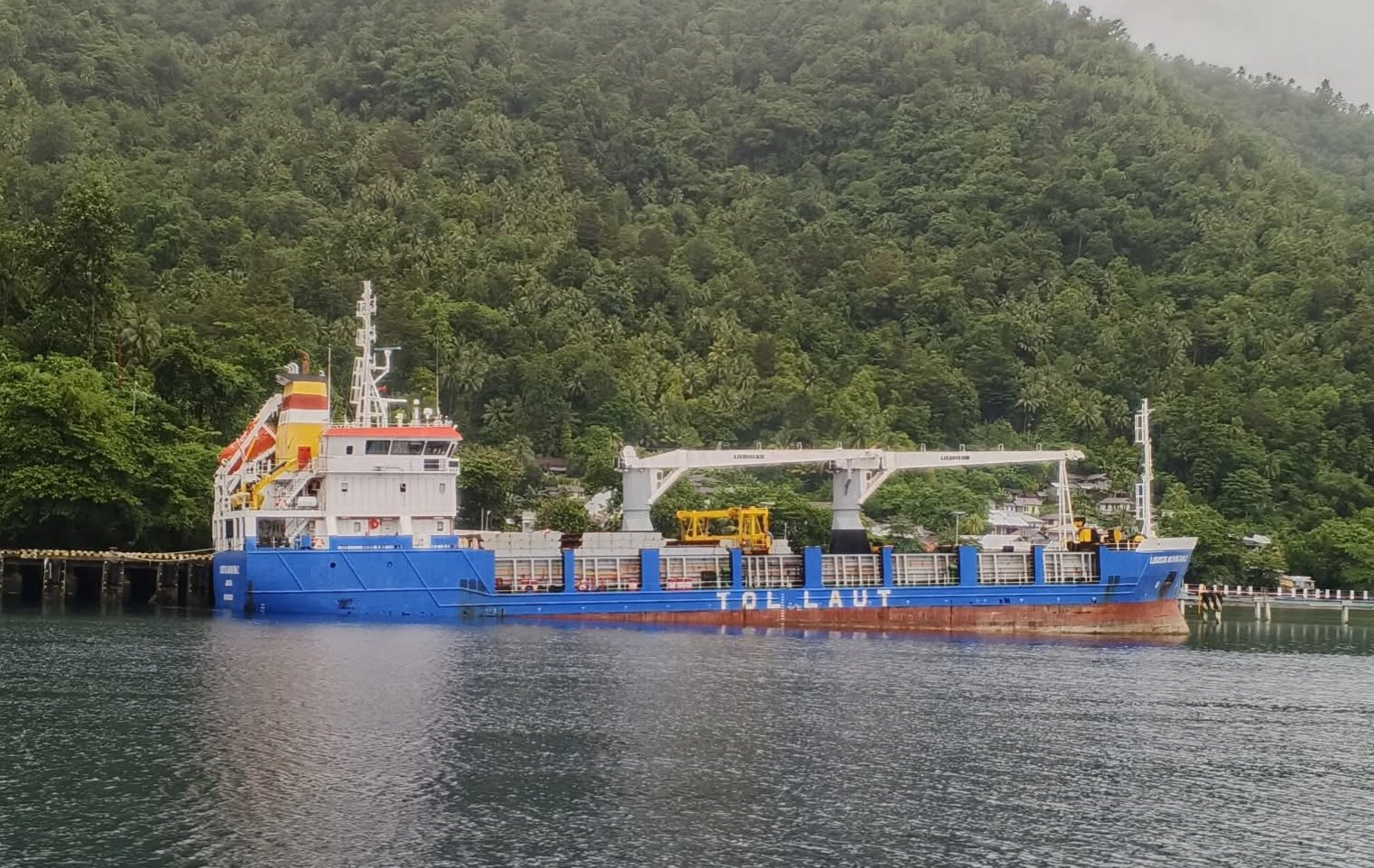 Kapal logistik Tol Laut di Pelabuhan Nusantara Tahuna. (Foro: SNews)