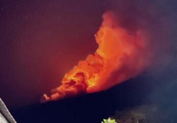 Gunung Karangetang Erupsi Lagi, Plt Bupati Sitaro Minta Warga Siau Waspada