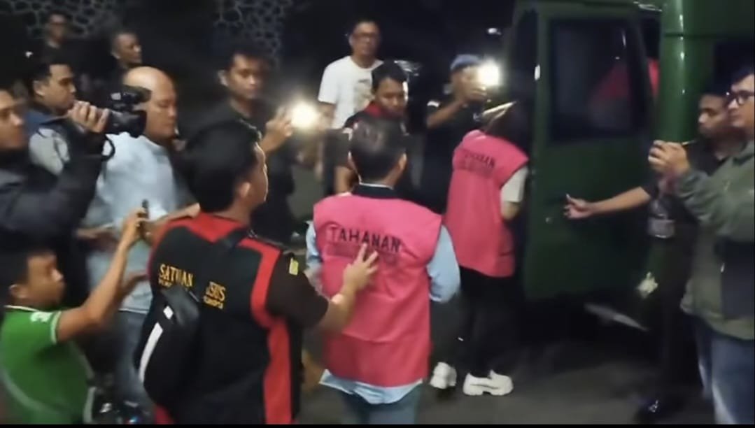 Empat tersangka korupsi pengadaan lahan SPBU resmi ditahan Kejari Talaud usai pemeriksaan intensif. (Foto: Ist)