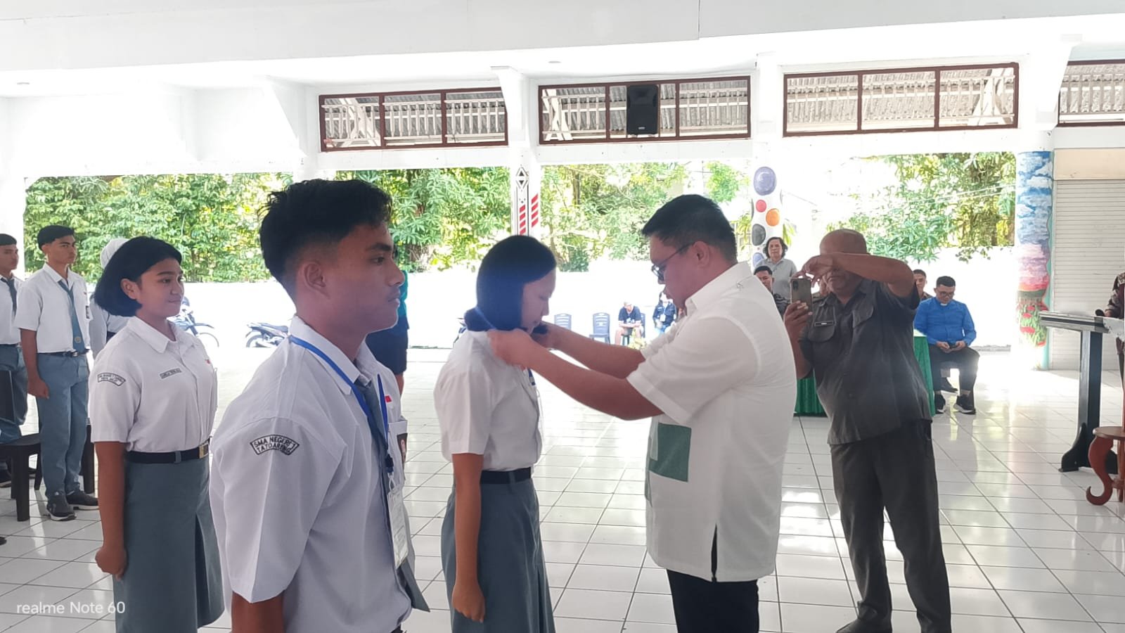 Wakil Bupati Tendris Bulahari membuka pemusatan latihan 30 calon Paskibraka Kabupaten Kepulauan Sangihe. (Foto: Ist)