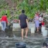 Krisis Air Bersih Mendera Pulau Kawaluso Saat El Niño, Warga Bertahan di Tepi Pantai