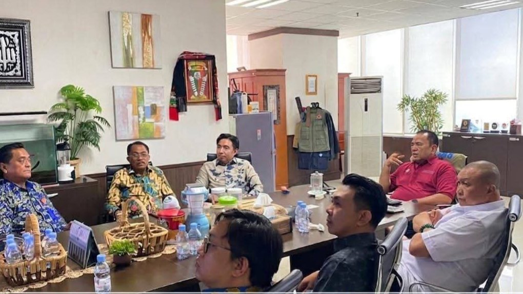 DPRD Sangihe bersama Bupati mengawal proposal bantuan korban bencana ke BNPB Jakarta. (Foto: Ist)