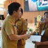 Pj Sekda Sitaro Serahkan Hadiah Lomba HUT ke-81 RI, Apresiasi Semangat Gotong Royong Warga