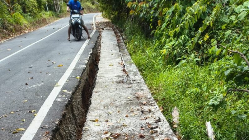 Rp50 Miliar Lebih untuk Dua Proyek Jalan di Sangihe, Talud Baru Retak hingga Jebol