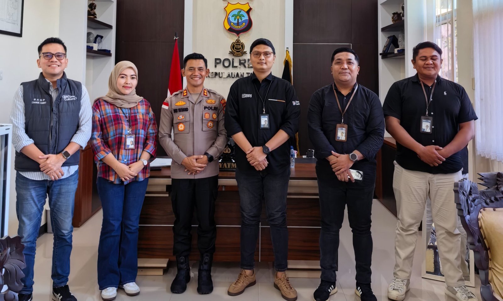 Pimpinan Cabang (Pinca) BRI Tahuna melakukan kunjungan silaturahmi ke Mapolres Kepulauan Talaud sebagai bagian dari upaya mempererat hubungan kerja sama dan membangun sinergi dengan jajaran Kepolisian. (Foto: Ist)