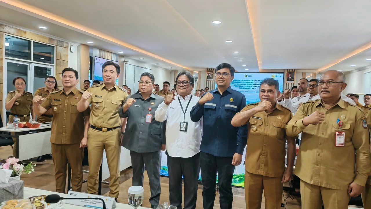 Pertemuan Pemkab Sangihe dan pemerintah pusat membahas percepatan elektrifikasi pulau-pulau terluar Sangihe. (Foto: Ist)