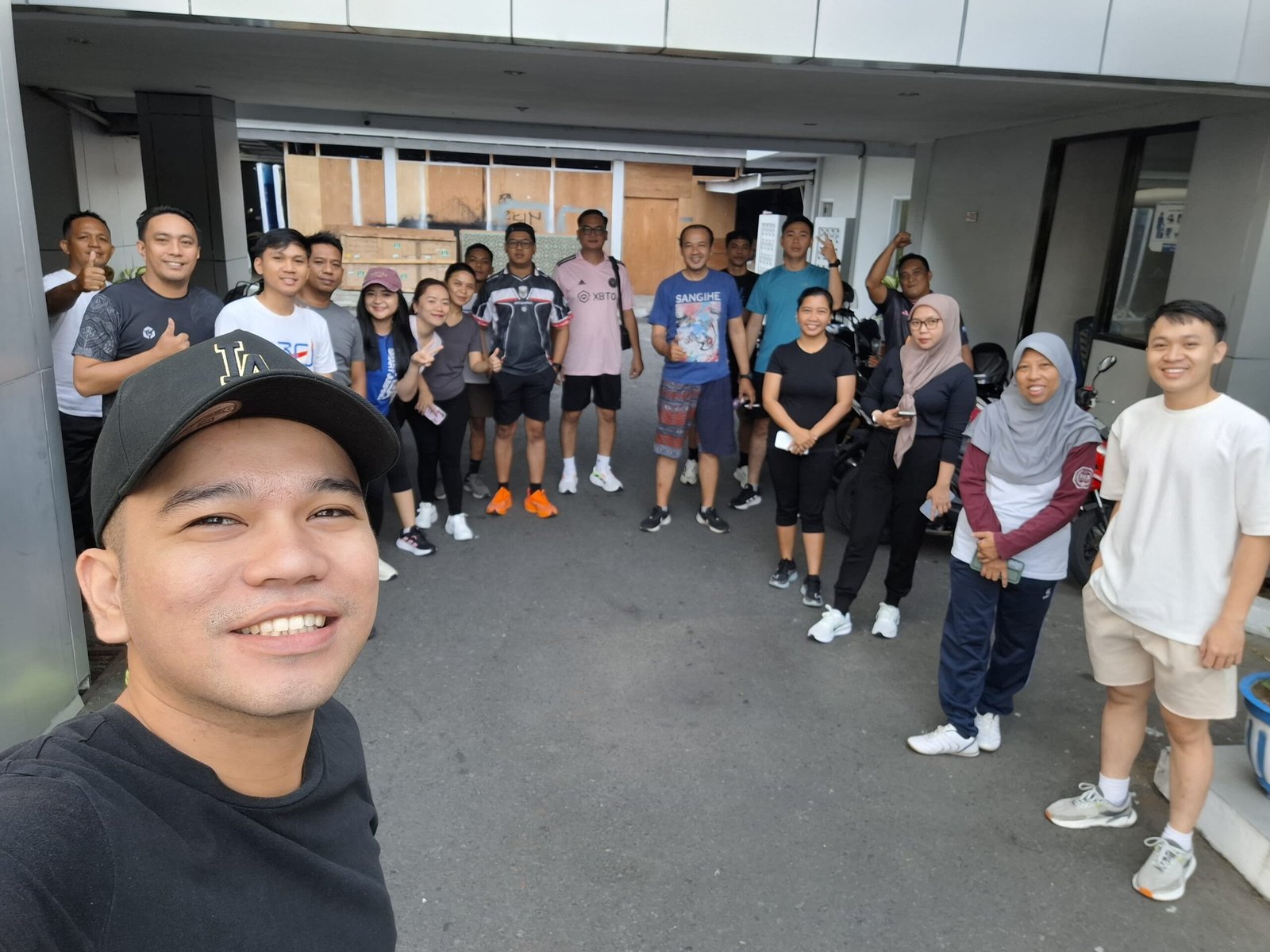 Giat olahraga rutin setiap hari Jumat di lingkungan BRI Tahuna. (Foto: Ist)