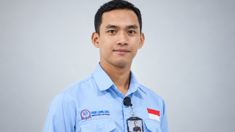 Viktor Takarasel, Anak Muda dengan Gagasan Membangun Lesabe 1 Menuju Kemandirian Ekonomi Desa