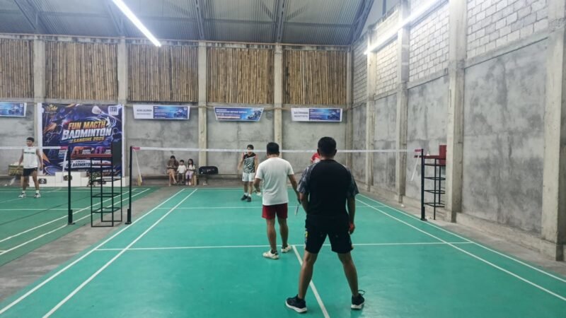 Badminton Bareng Pegawai BRI Tahuna, Jaga Kebugaran dan Kekompakan